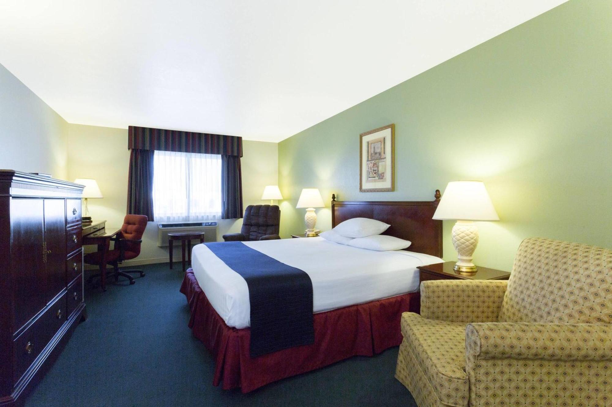 Super 8 By Wyndham Montpelier Hotel Exterior photo
